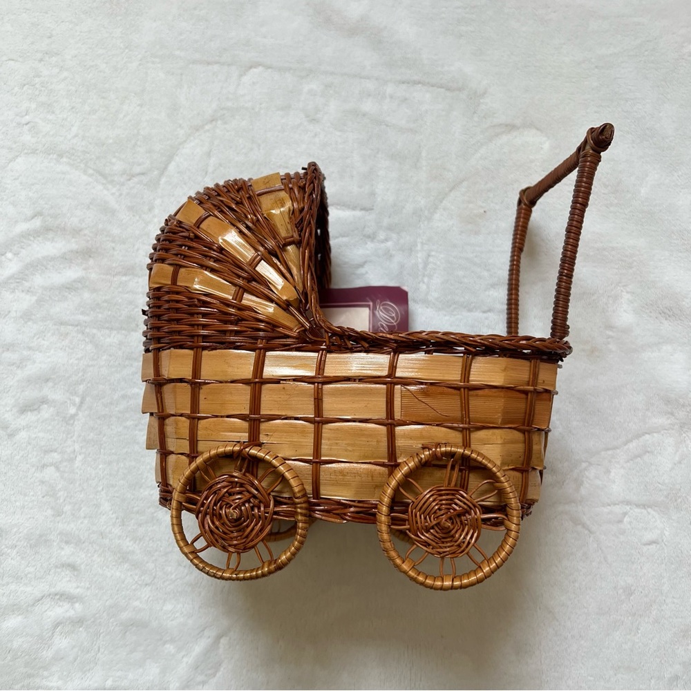 Vintage White Wicker Carriage Stroller Basket Doll Farmhouse Cottage Nursery